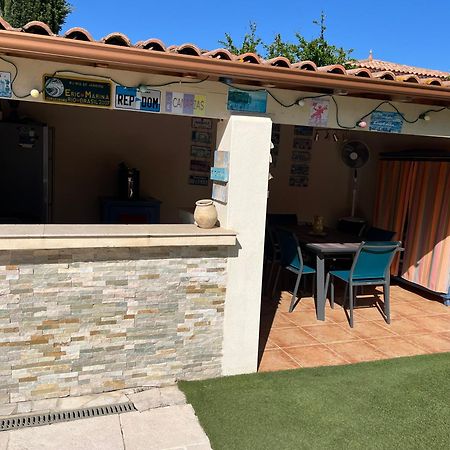 Villa Avec Piscine Gallargues-le-Montueux Exterior foto